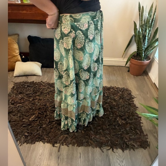 Chelsea & Theodore Dresses & Skirts - Chelsea & Theodore Green Floral Maxi Skirt with Ruffle Hem